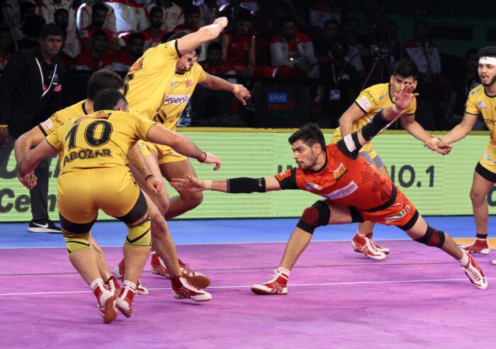 Bengaluru Bulls beat Telugu Titans 37-24 to stay atop Zone B