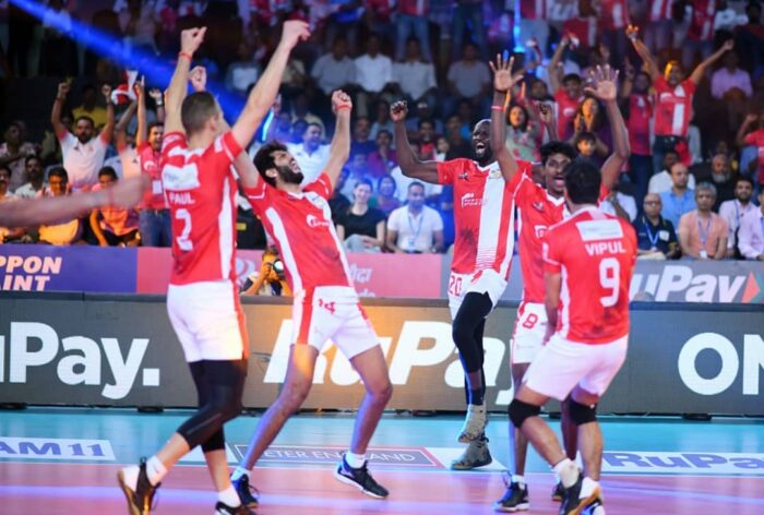 Calicut Heroes thrash U Mumba to enter final Calicut Heroes U Mumba Volley